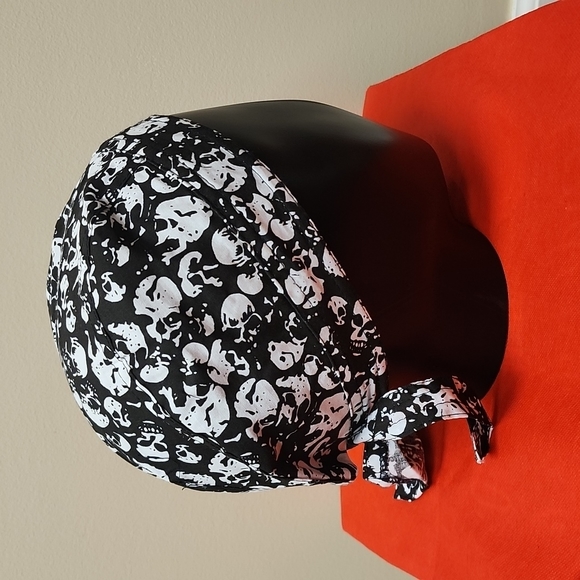 Black & White Skull Headwrap - Picture 2 of 6